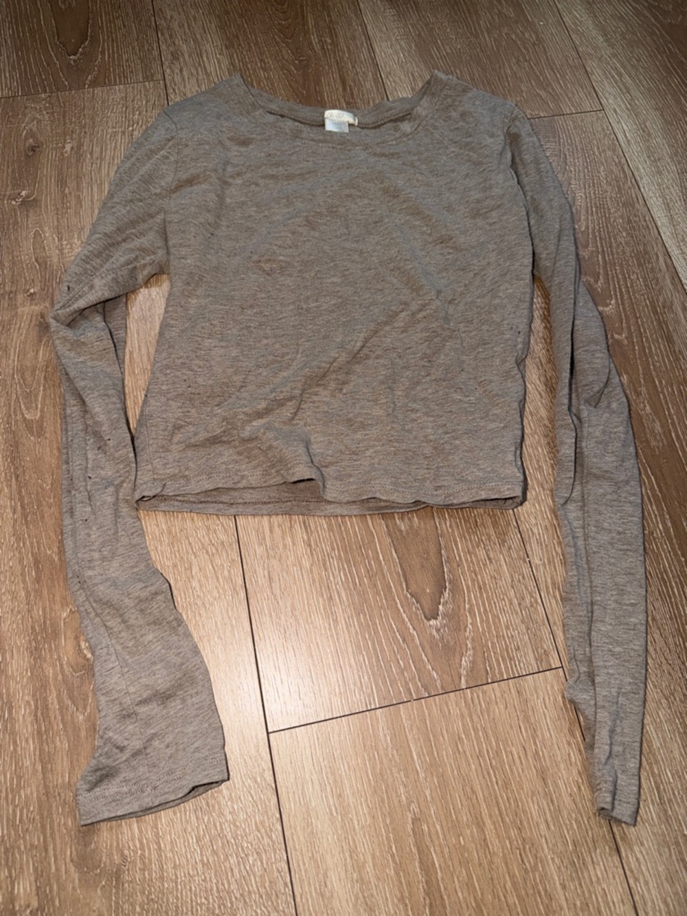 Bozzolo Gray Long-Sleeve Cropped Tee